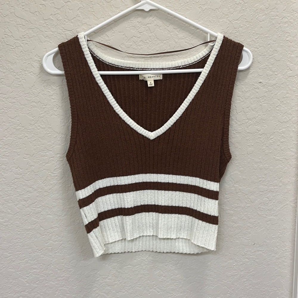 L.A. Hearts cropped sweater vest, size small, brown with white strips